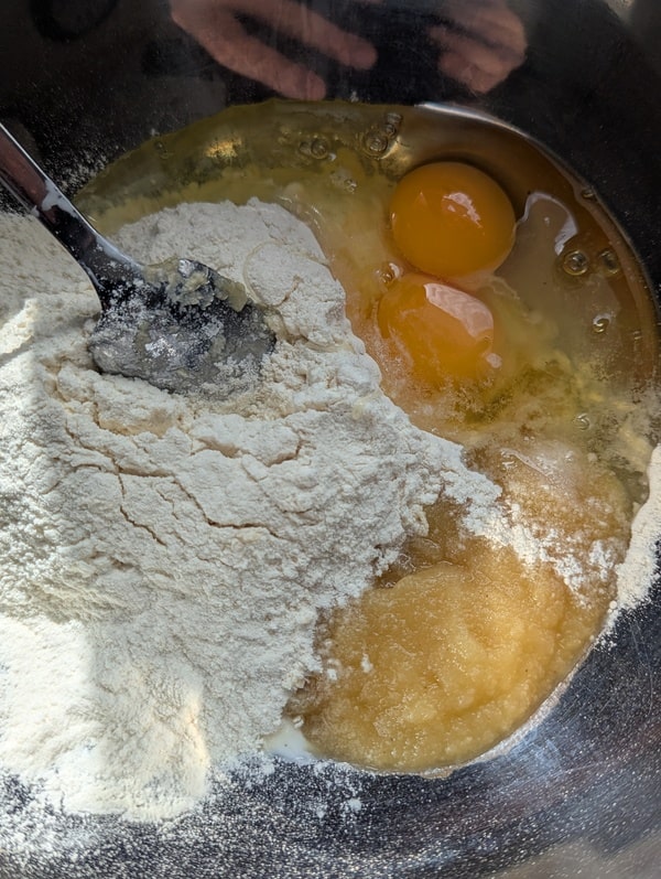 5 ajouter les oeufs