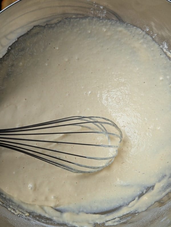 7 mélanger la pâte avec un fouet