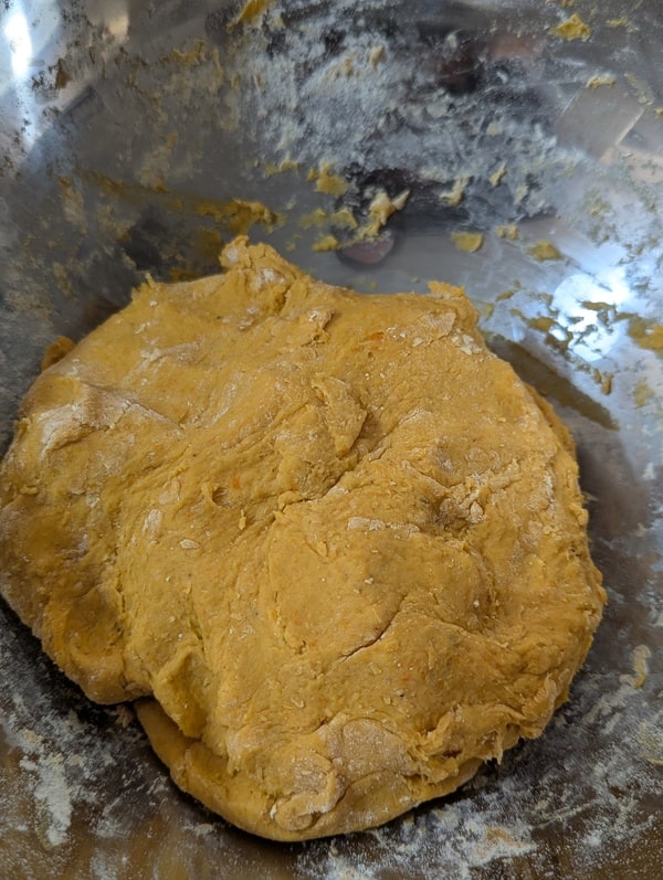 former une boule de pâte