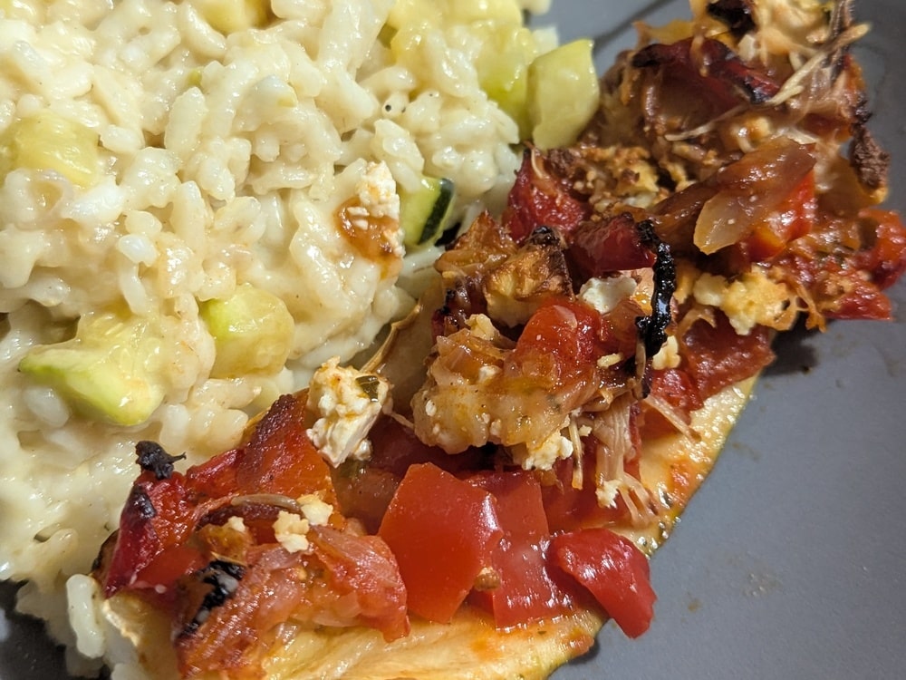 recette de courgettes farcies façon végé aux poivrons et aux tomates