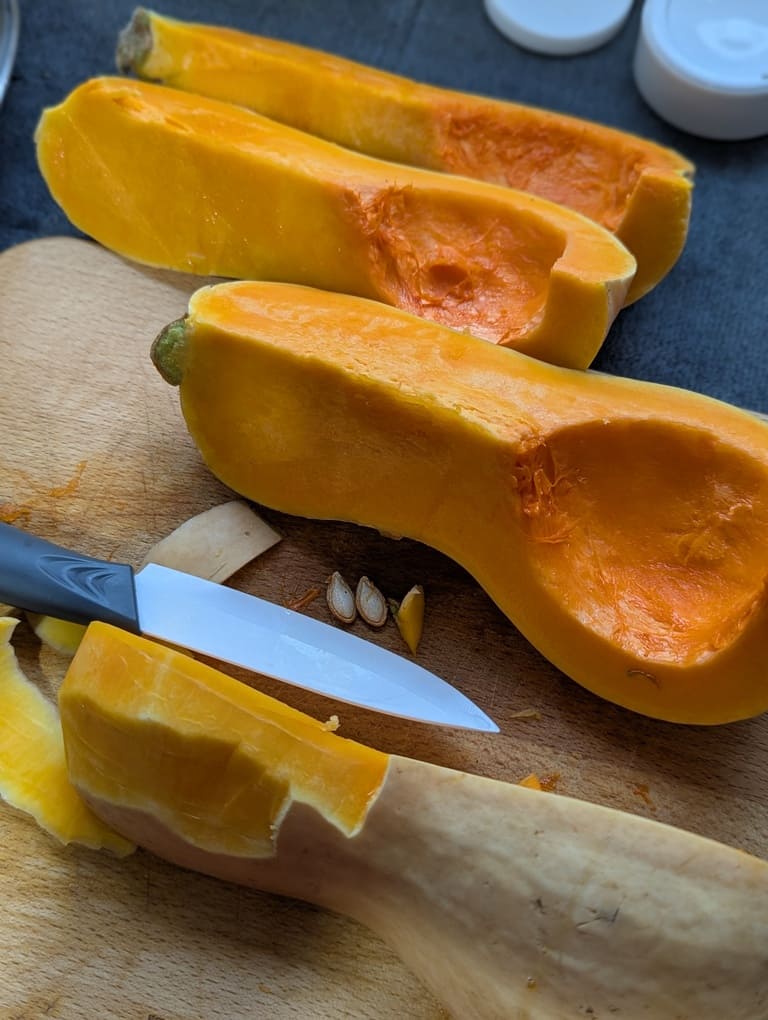 1 éplucher le butternut