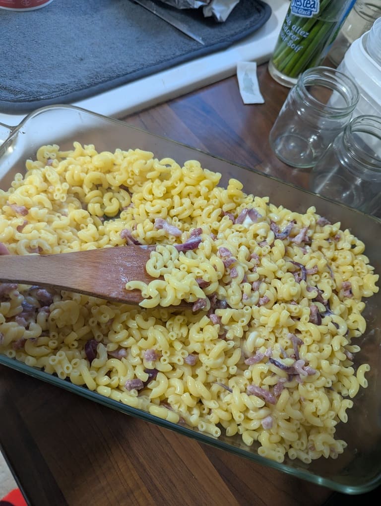 les ingrédients mélangés avant ajout du fromage