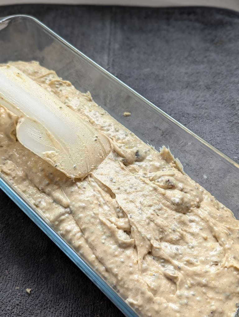 lisser le dessus de la pâte