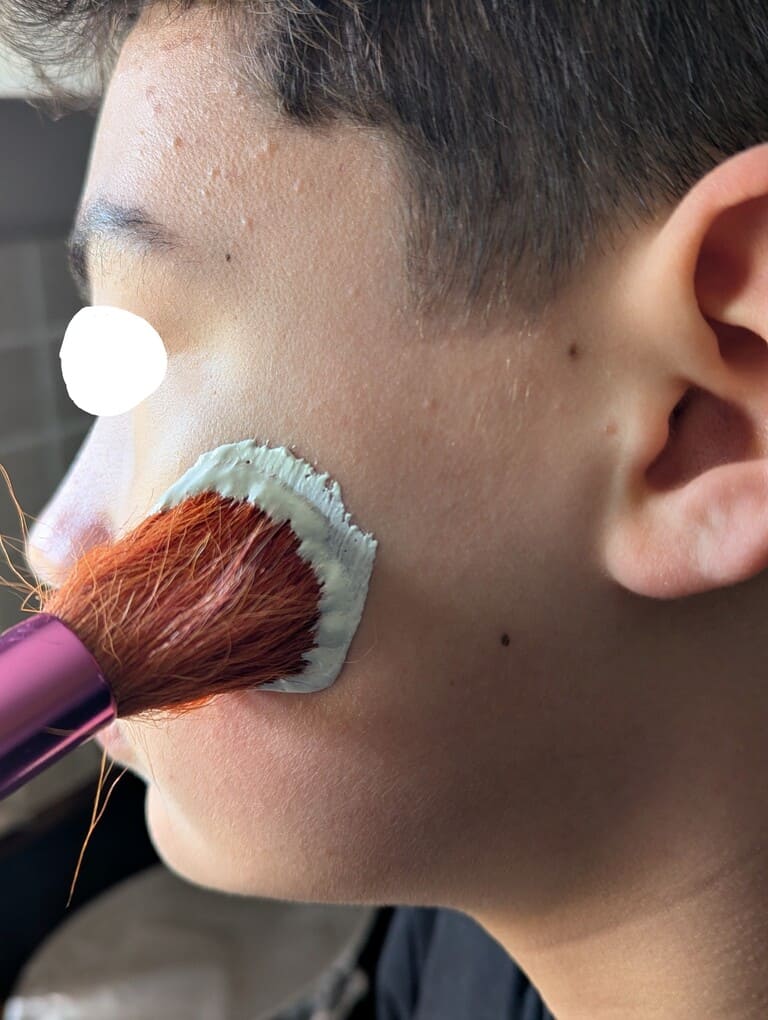 3 appliquer sur le visage