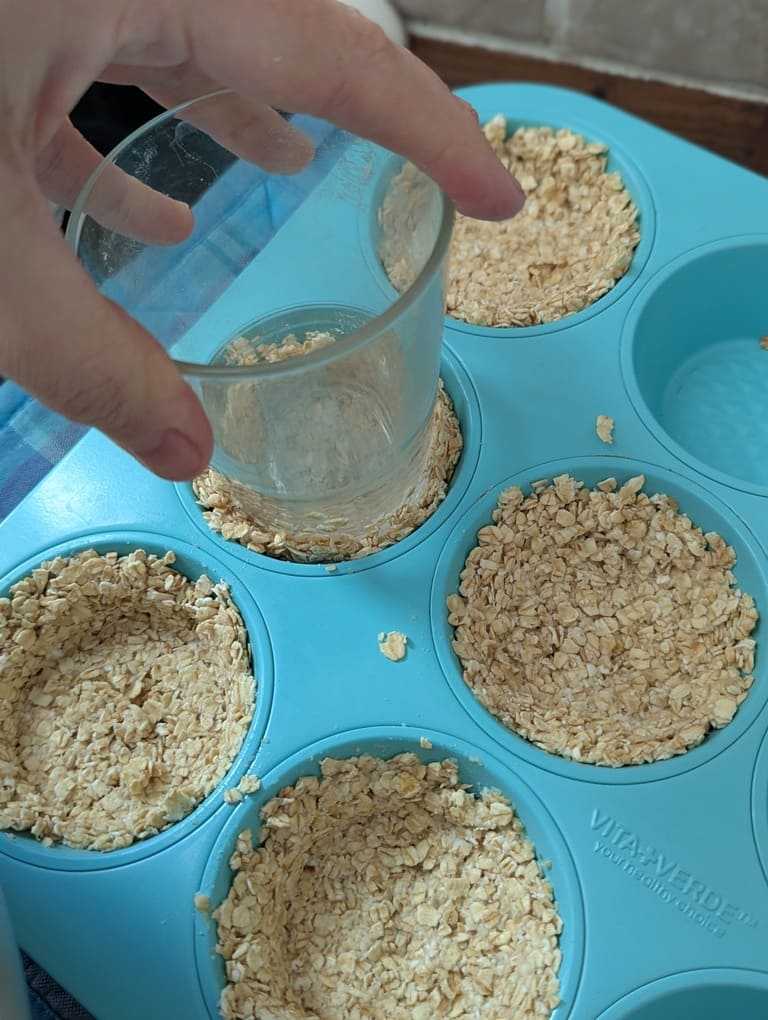 5 aplatir le fond du biscuit