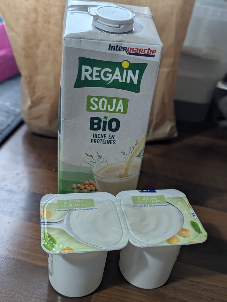 ingrédients lait de soja et 2 yaourt au soja