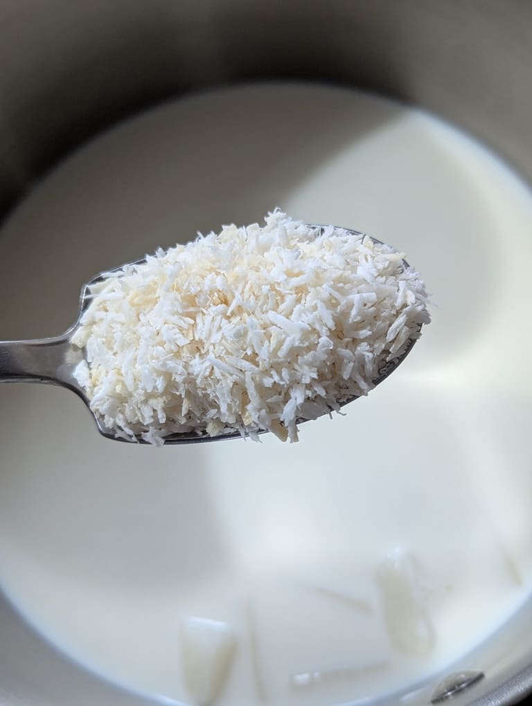 mettre le noix de coco rapée