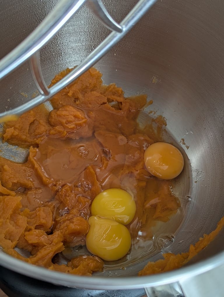 3 ajouter les oeufs