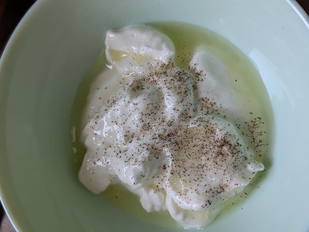 saler et poivrer la sauce