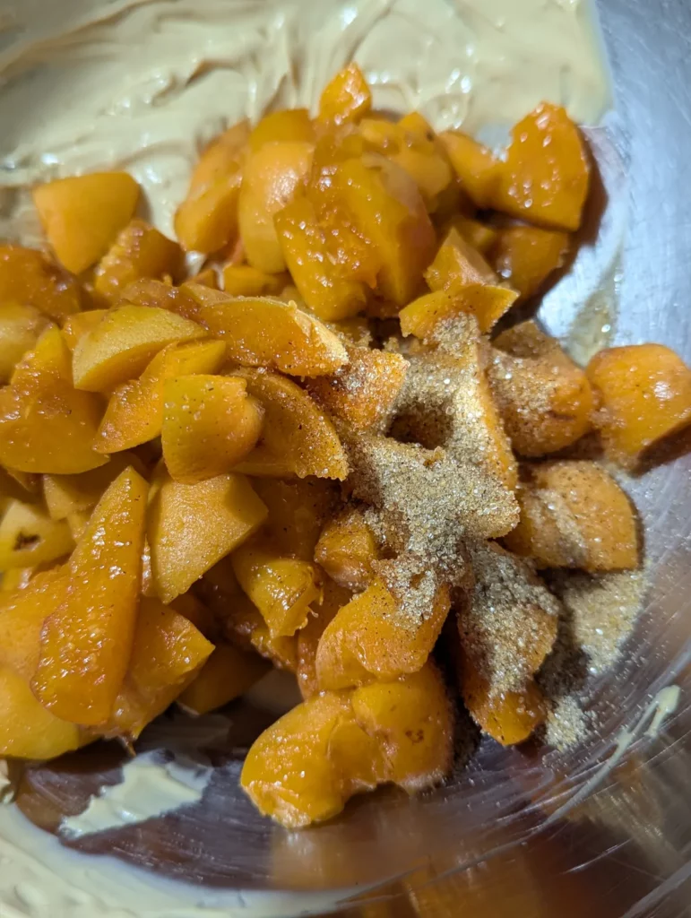 Abricots en quartiers saupoudrés de sucre vanillé