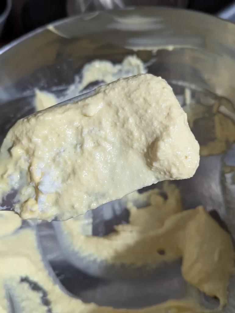 Crème mousseuse au mascarpone et blancs en neige