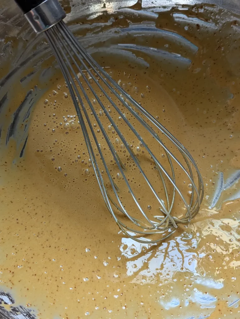 Oeuf sucre de coco et maïzena fouettés sans grumeaux