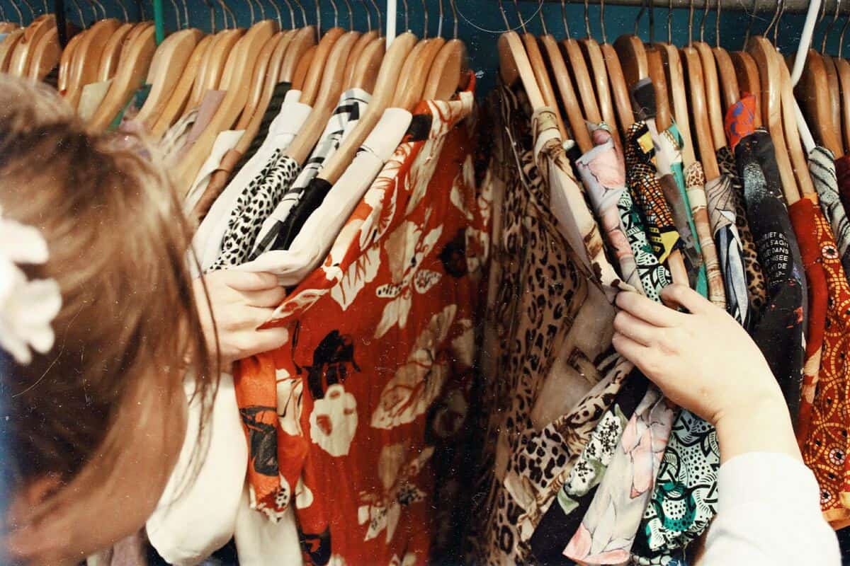 les avantages d'acheter des vêtements d'occasion