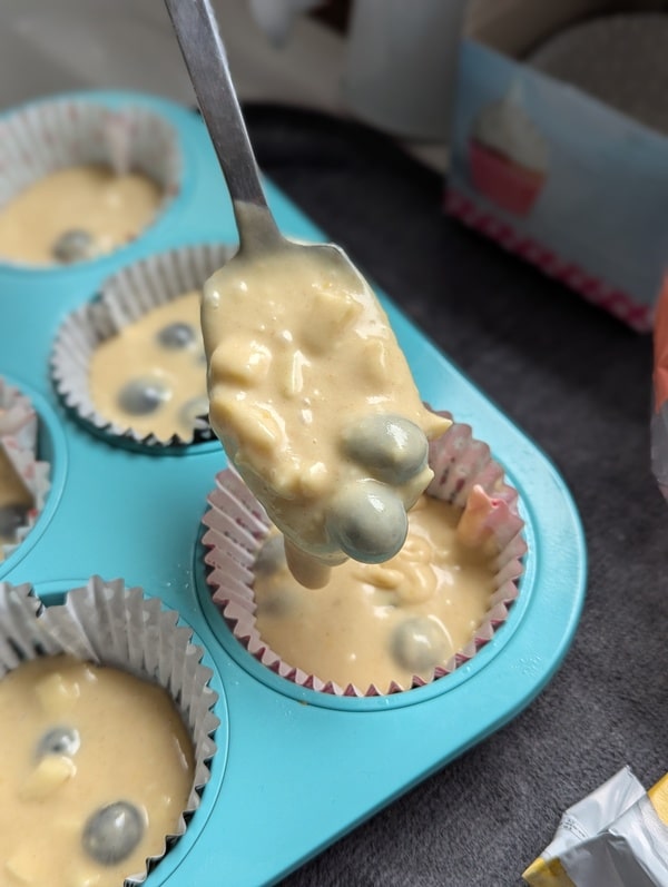 Remplir les caissettes à muffins