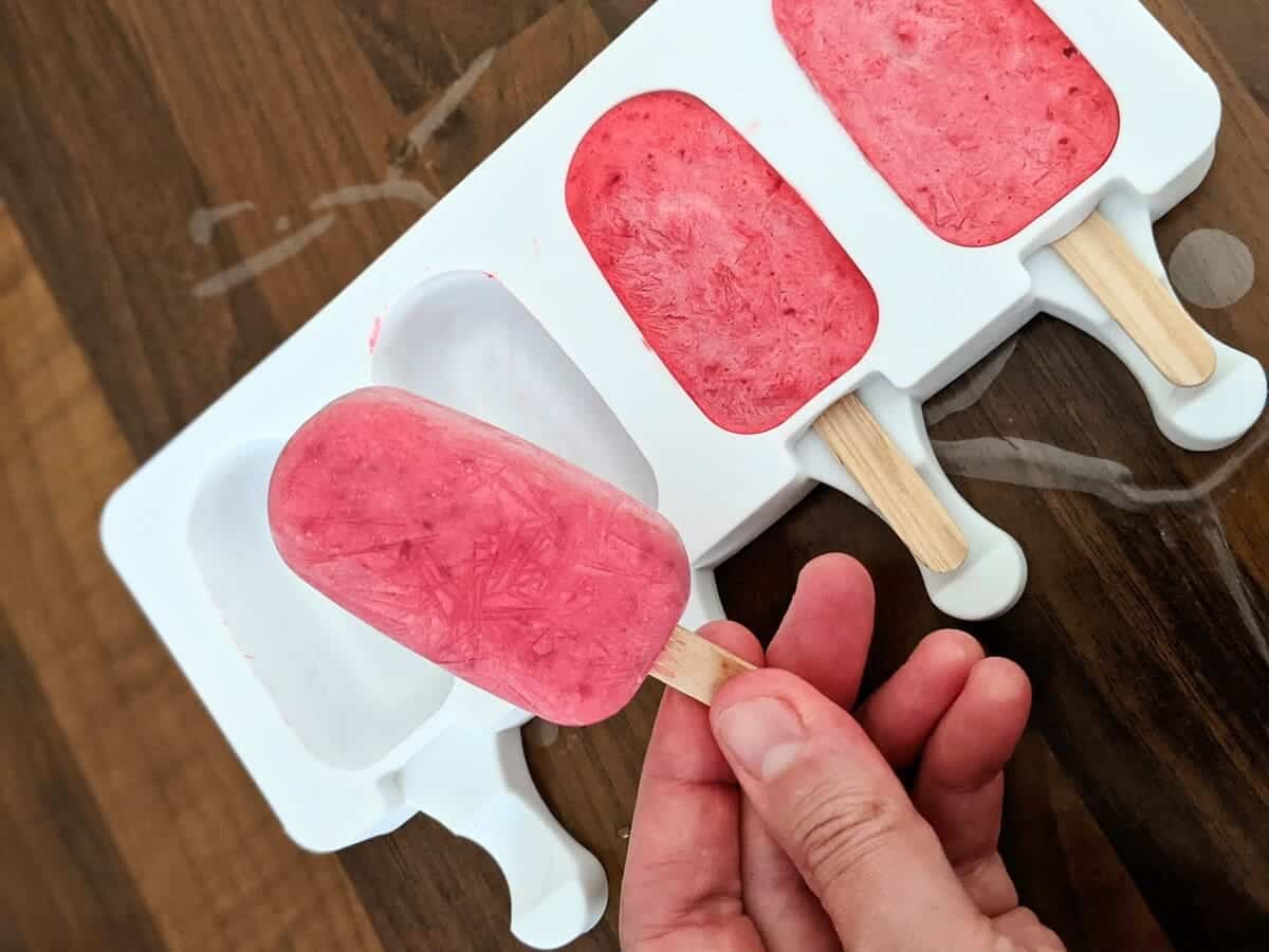 Recette de glace à la framboise allégée en sucre et sans sorbetière