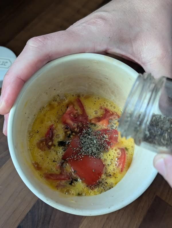 Ajoutez des herbes de Provence à votre omelette