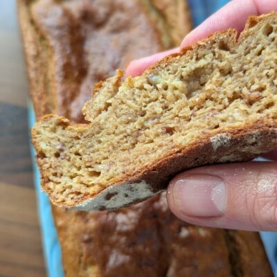 banana bread healthy et léger à la compote sans sucre ni beurre