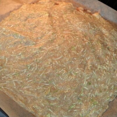 faire cuire la pate à pizza à la courgette