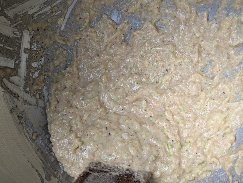 mélanger les ingrédients pour la pate à gaufre