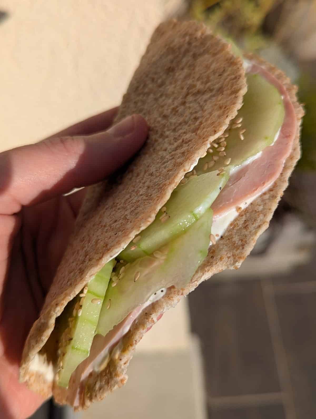 wrap léger et facile au jambon et crudités de saison