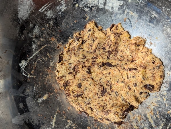 incorporer le chocolat dans la pâte à cookies