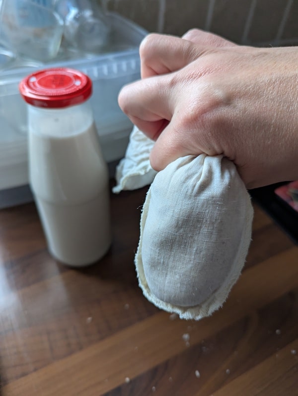 récupérer le sac à lait plein