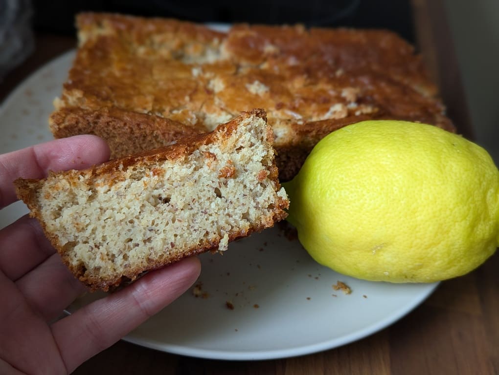 cake imbibé au citron sans gluten et allégé en sucre et graisse